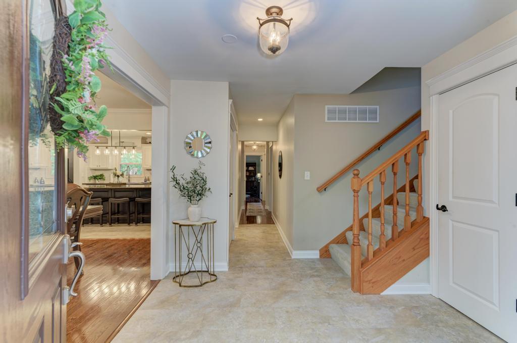 10S607 Glenn Drive