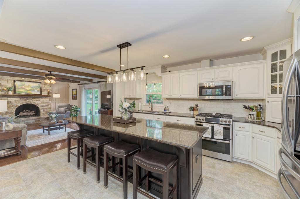10S607 Glenn Drive