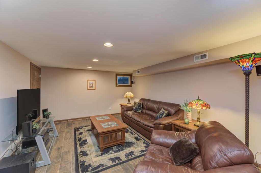 10S607 Glenn Drive