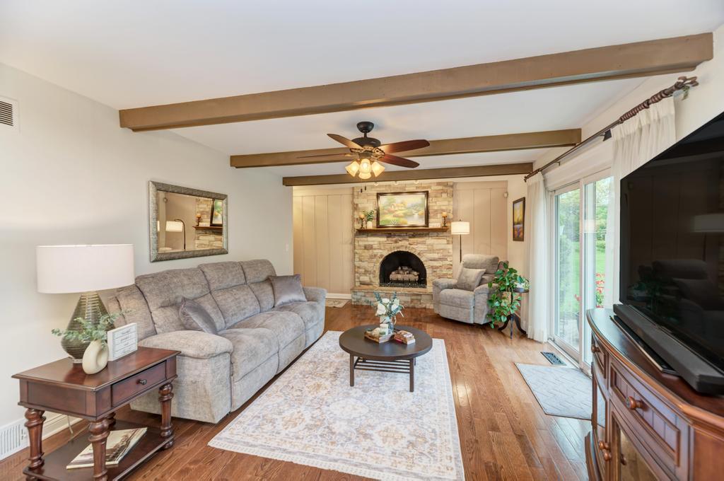10S607 Glenn Drive