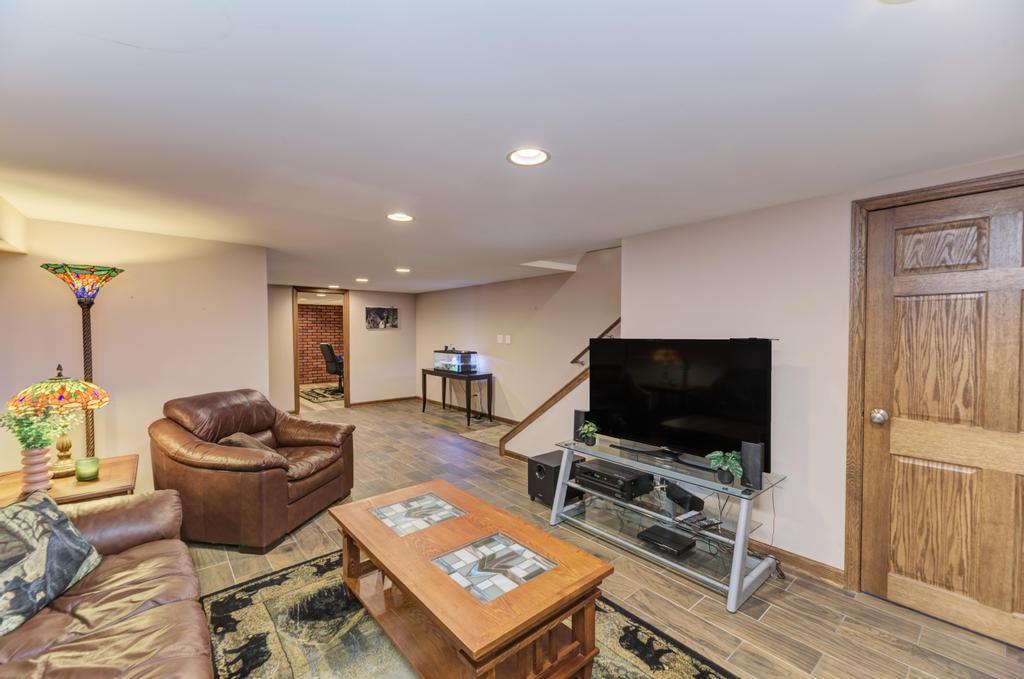 10S607 Glenn Drive