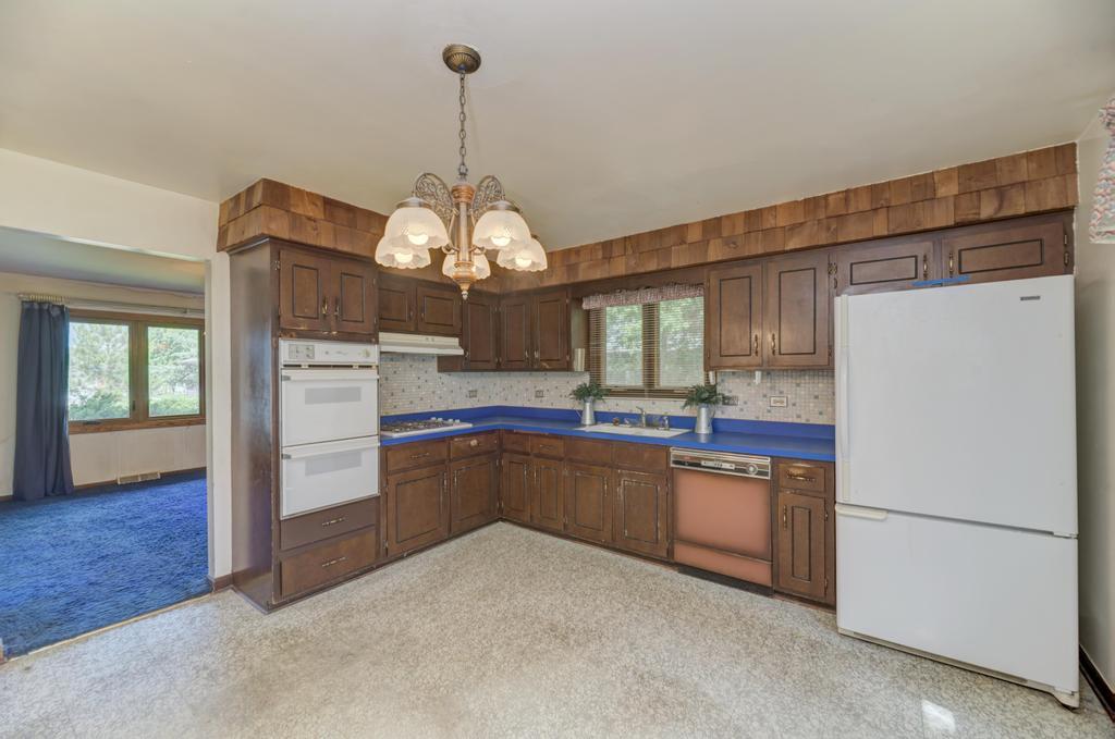8017 Sawyer Road
