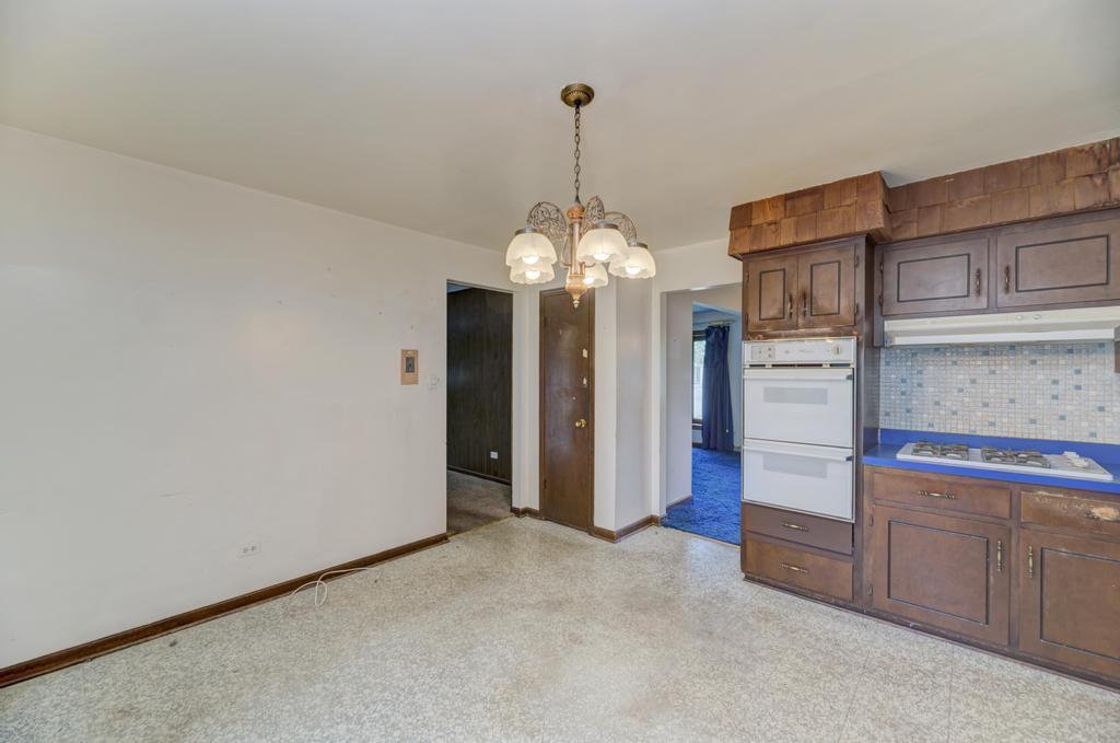 8017 Sawyer Road