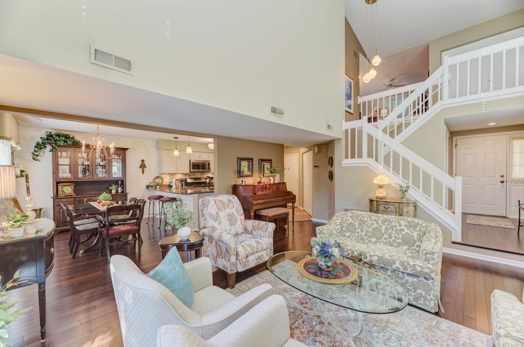 312 Cromwell Court