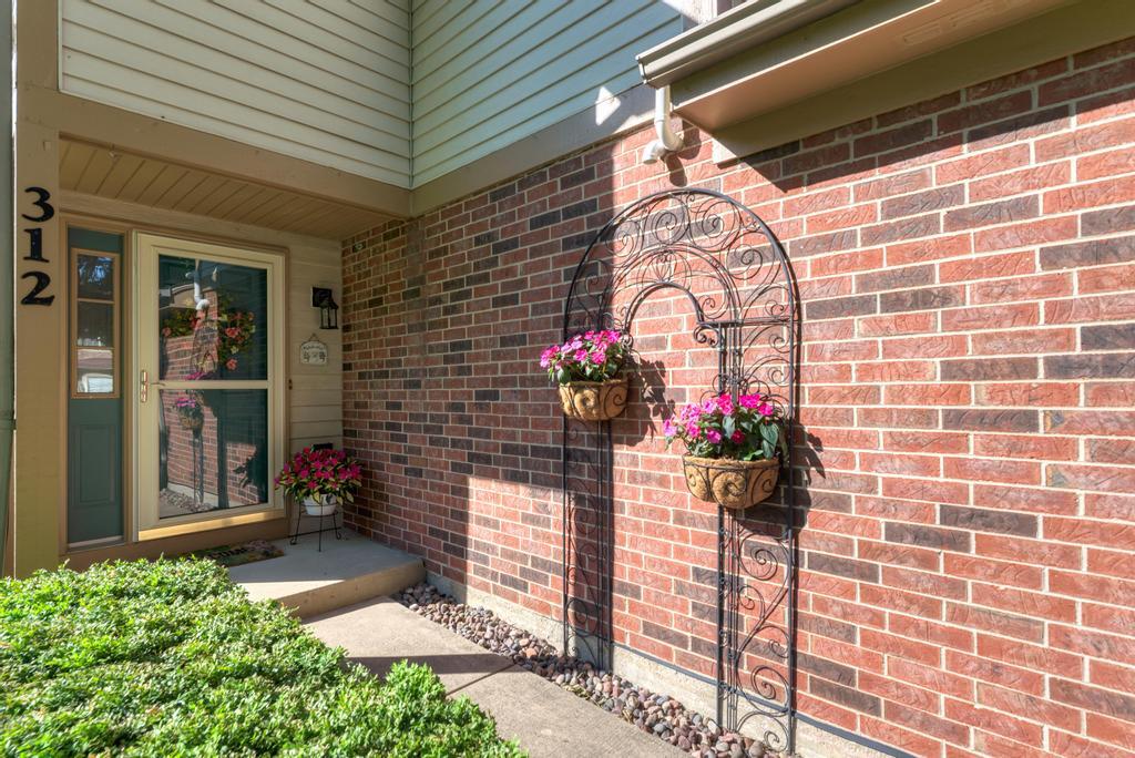 312 Cromwell Court