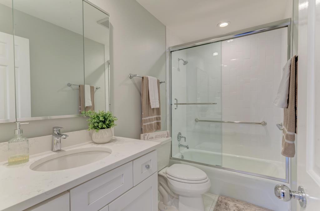 4000 Dundee Road Unit: 107