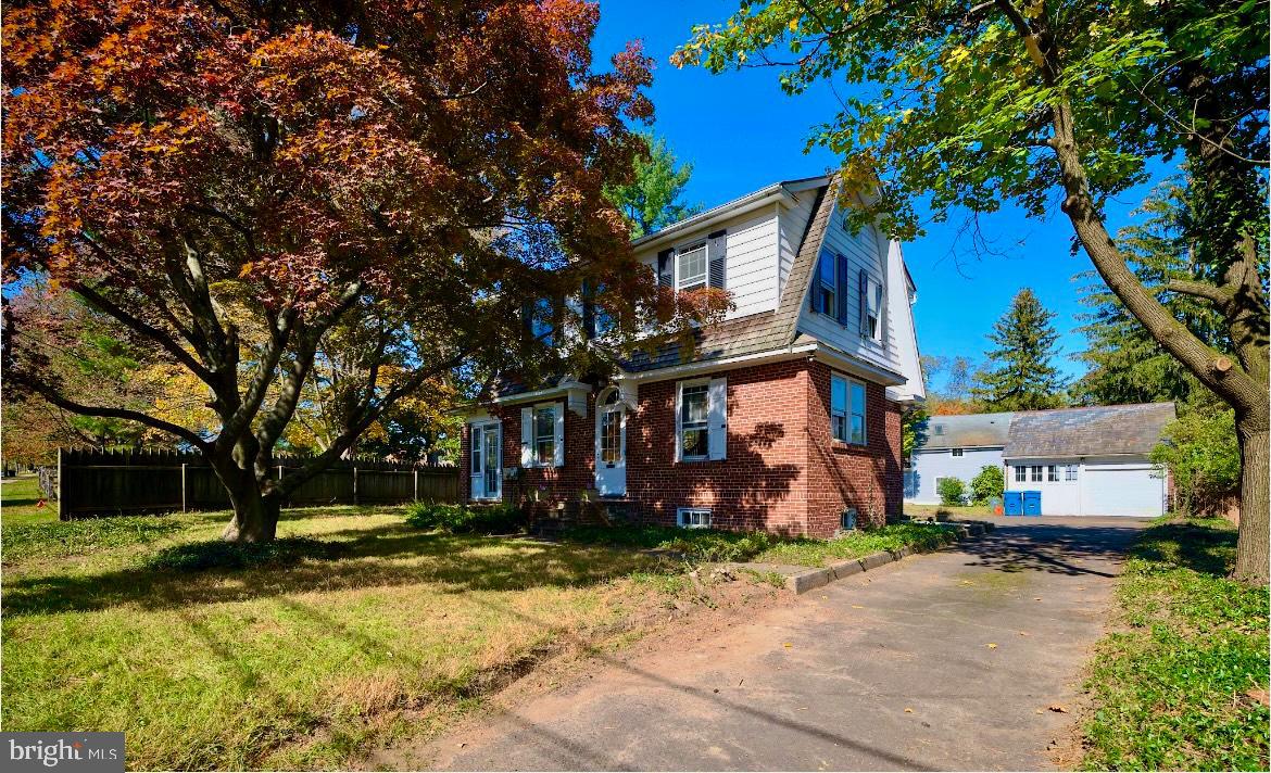 100 W Bridge St