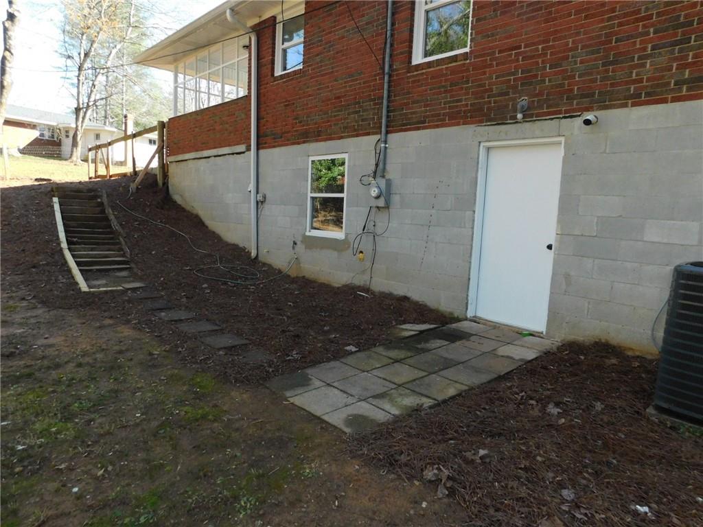 52 Cane Creek Valley Road