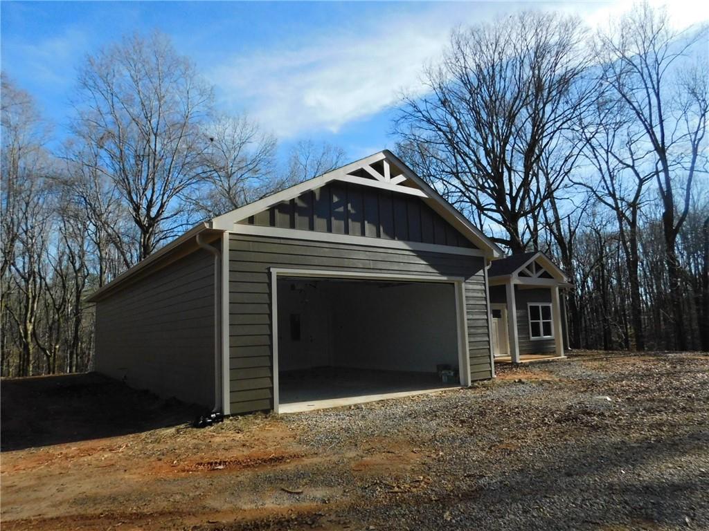 700 Leonard Pruitt Road