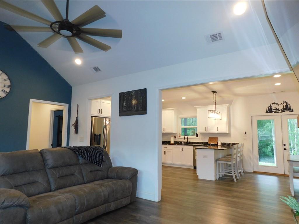 1401 Larmon Forks Road