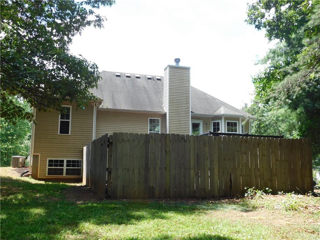 576 Greenwood Park Way