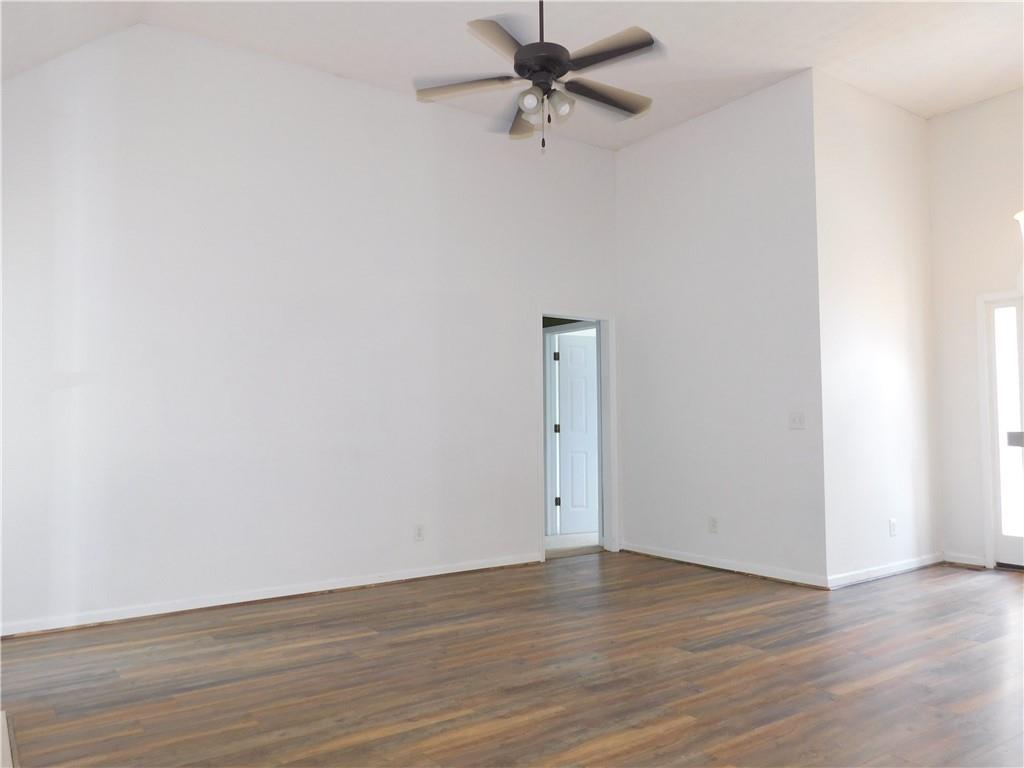 576 Greenwood Park Way