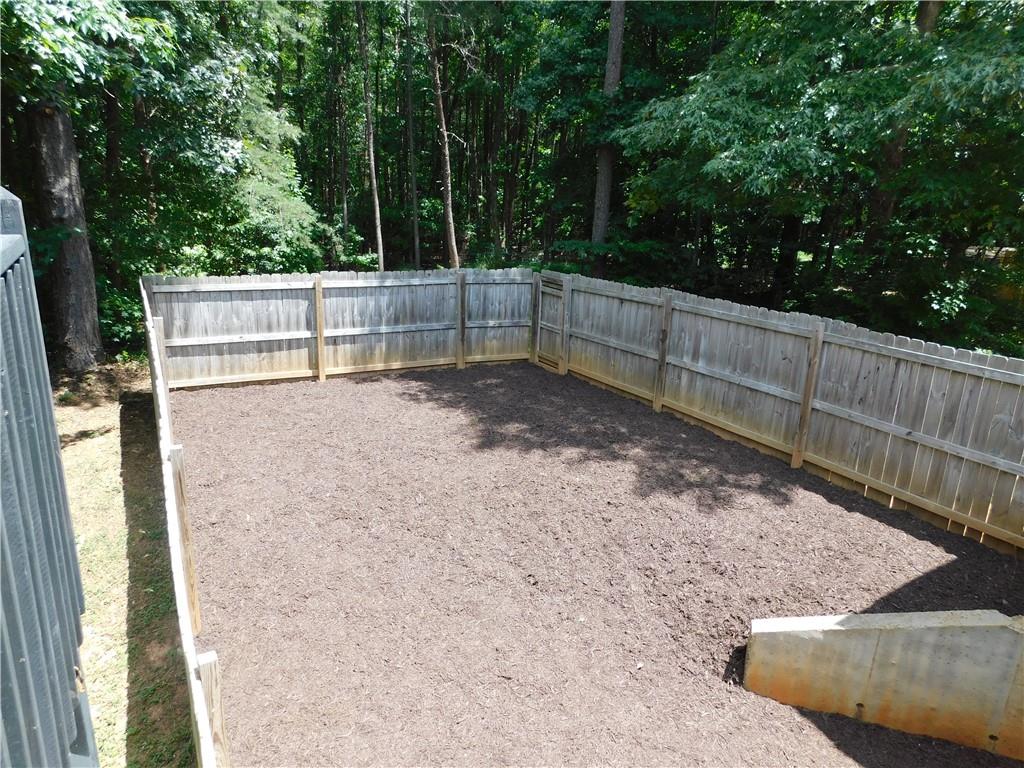 576 Greenwood Park Way