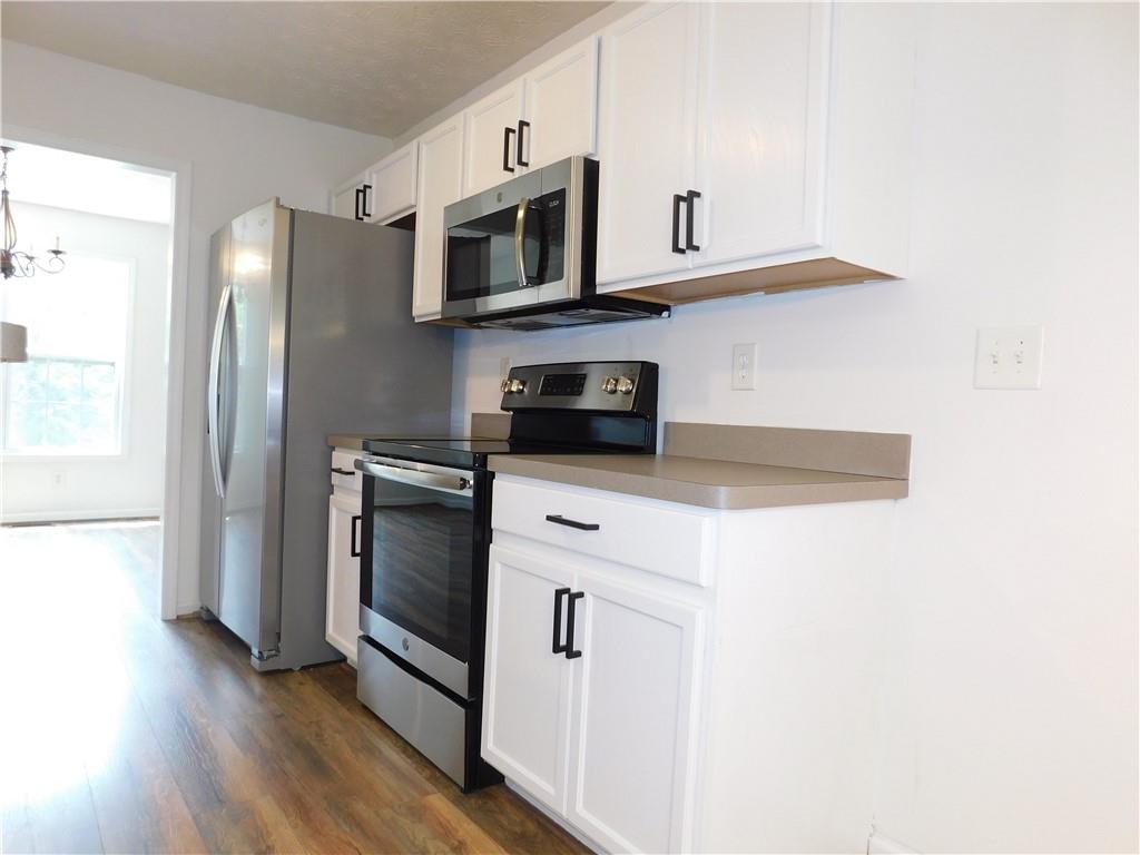 576 Greenwood Park Way