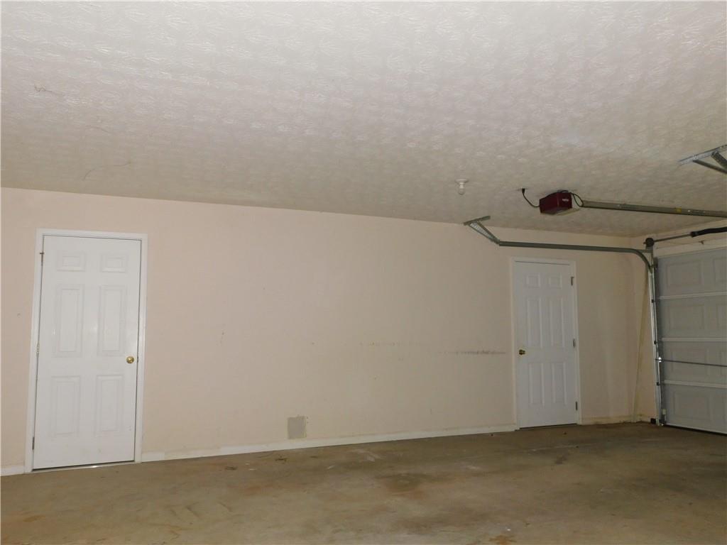 576 Greenwood Park Way