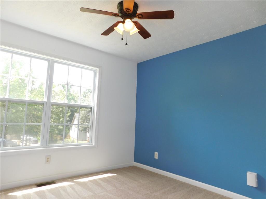 576 Greenwood Park Way