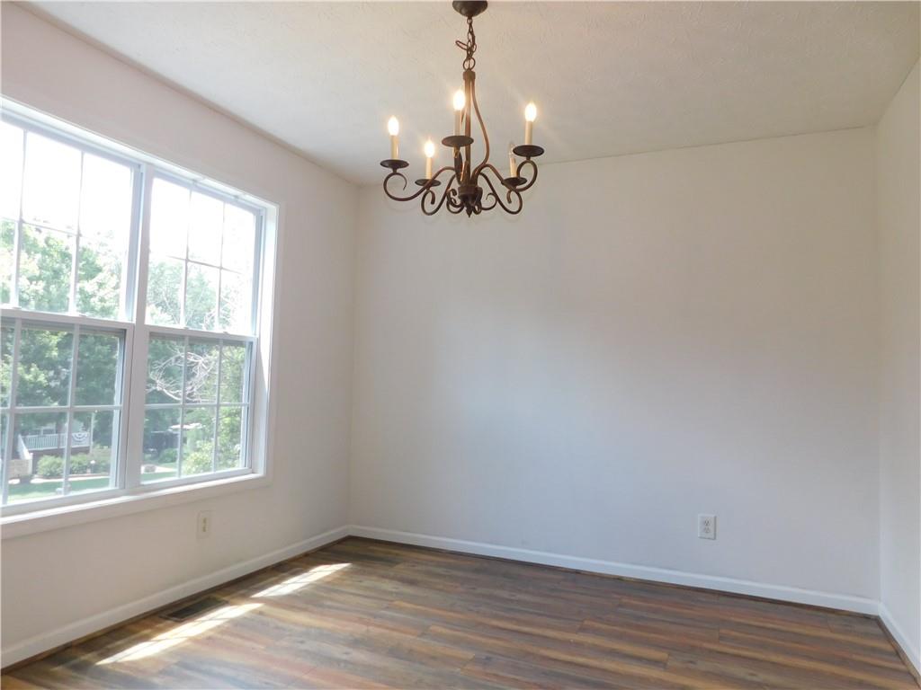 576 Greenwood Park Way