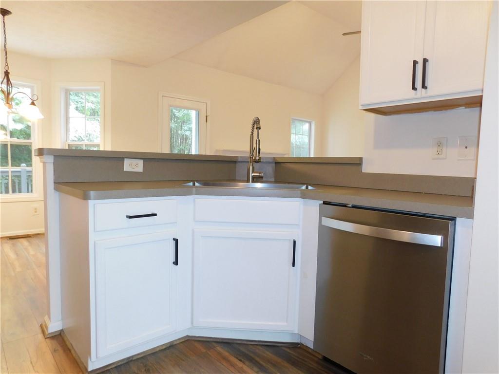 576 Greenwood Park Way