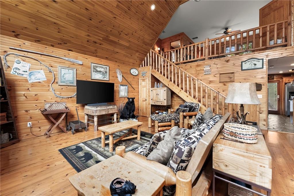 499 Pine Trail