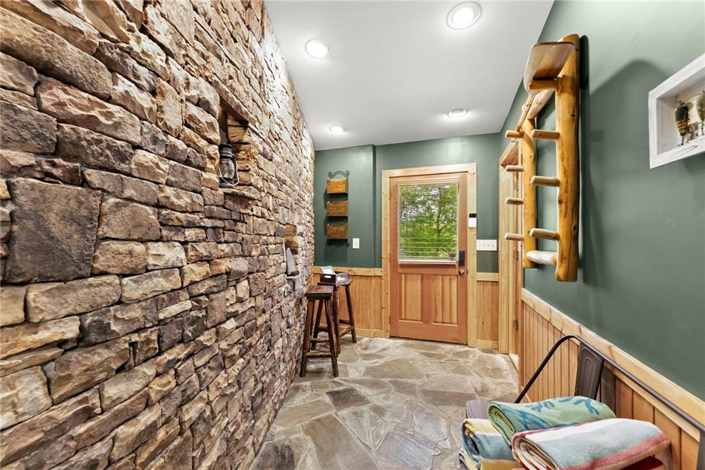 499 Pine Trail