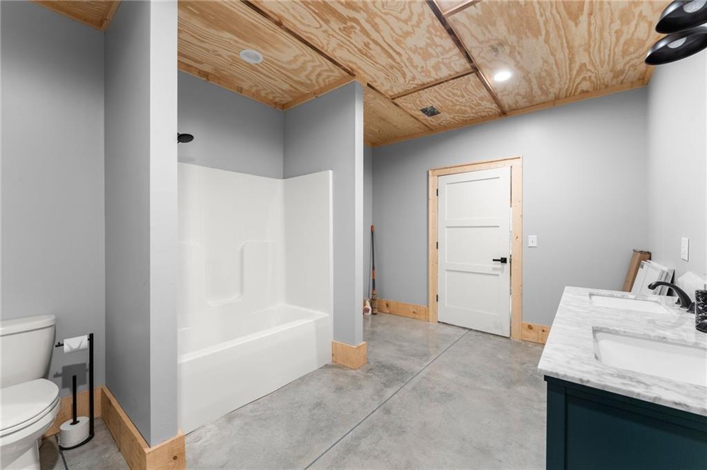 650 Old Steele Hollow