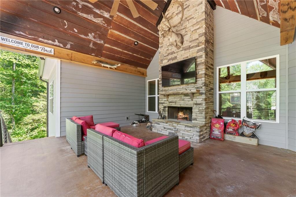 650 Old Steele Hollow