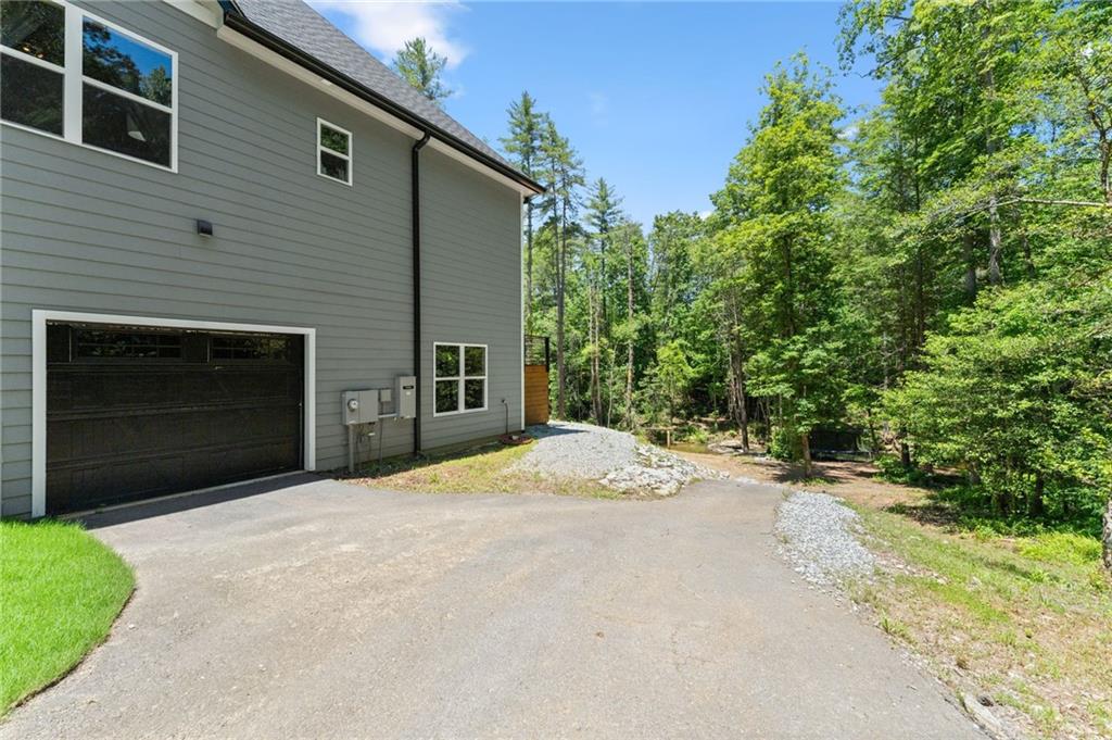 650 Old Steele Hollow