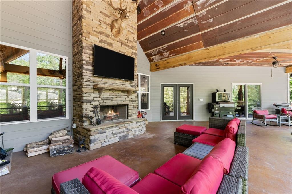 650 Old Steele Hollow