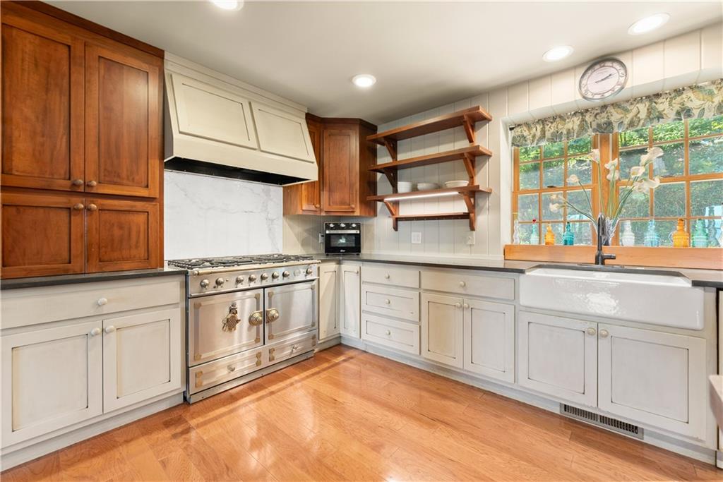 110 Yonah View