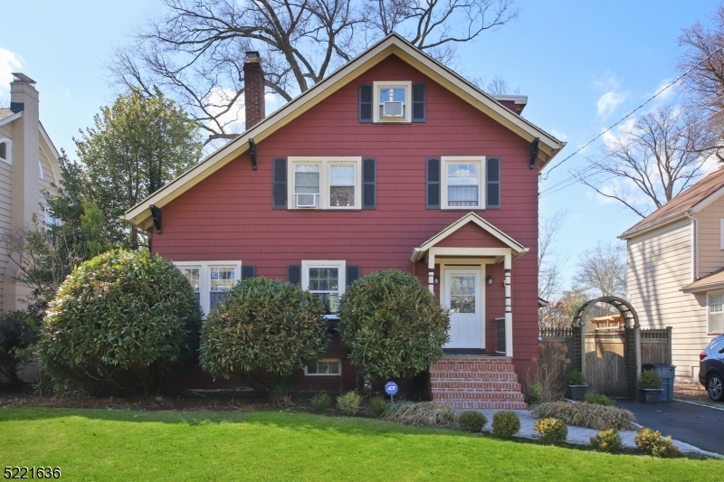 784 Carleton Rd