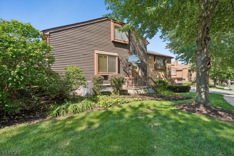 61 Hickory Hill Ct