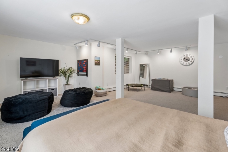 61 Hickory Hill Ct