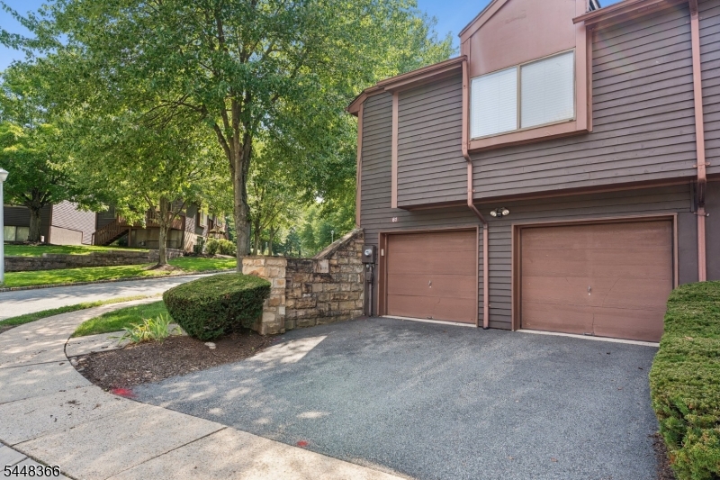 61 Hickory Hill Ct