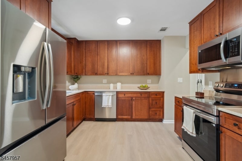 41 Paula Dr