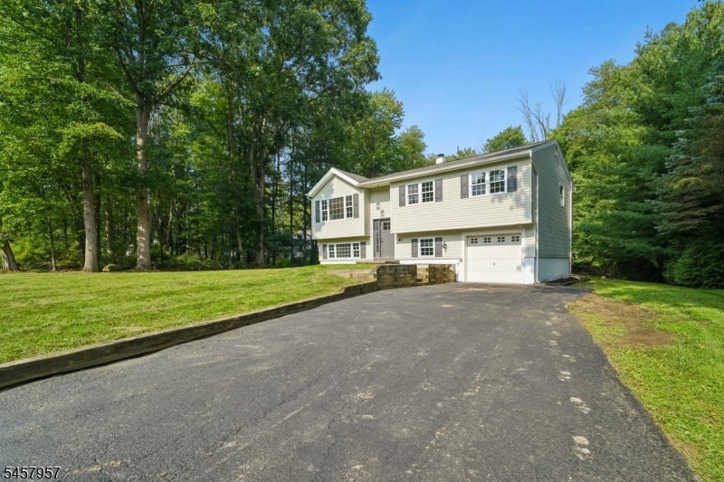 41 Paula Dr