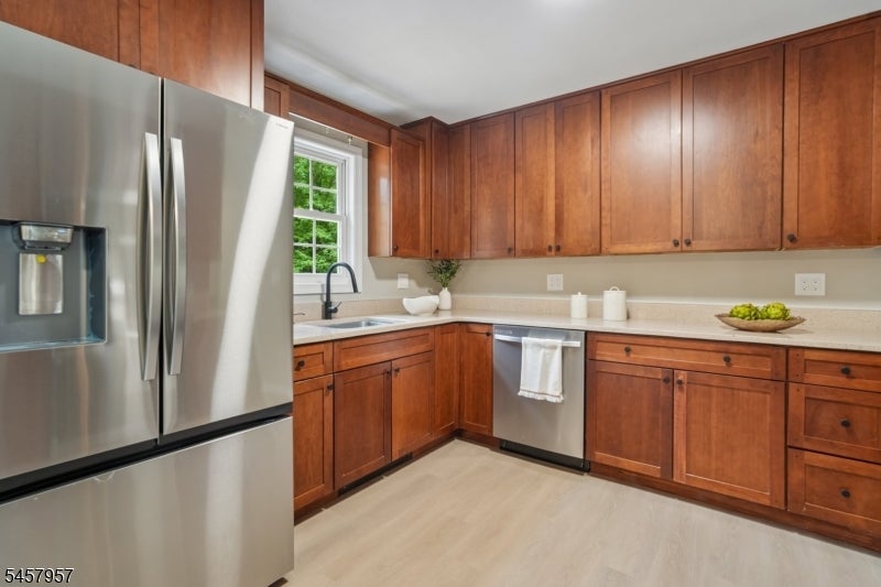 41 Paula Dr
