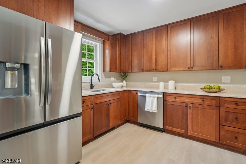 41 Paula Dr