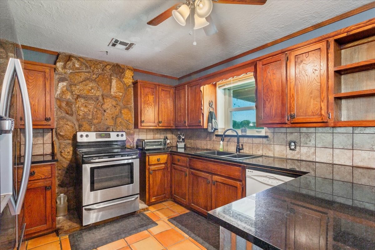 423 Oakview Circle