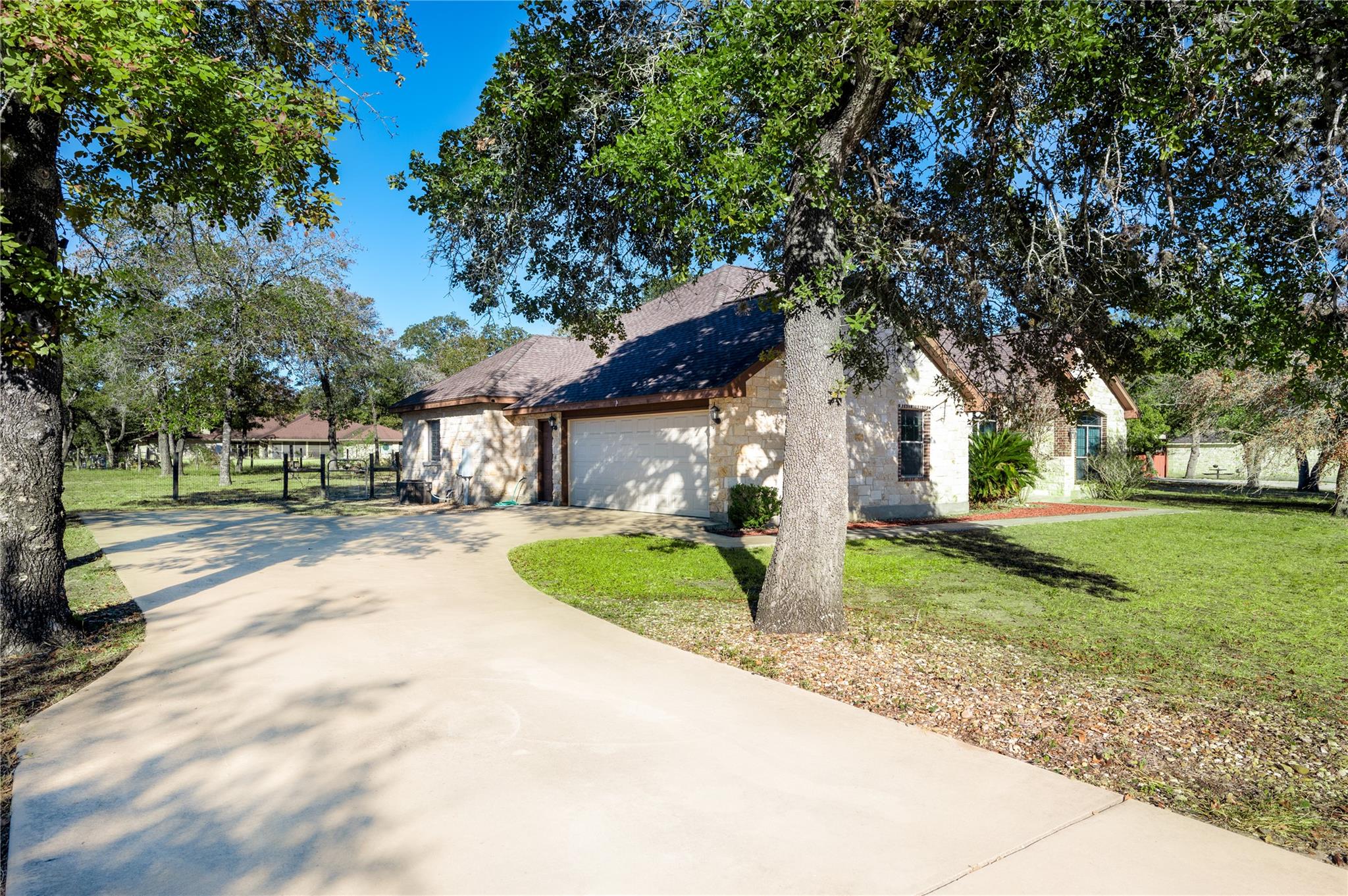 455 Rose Blossom LOOP, La Vernia