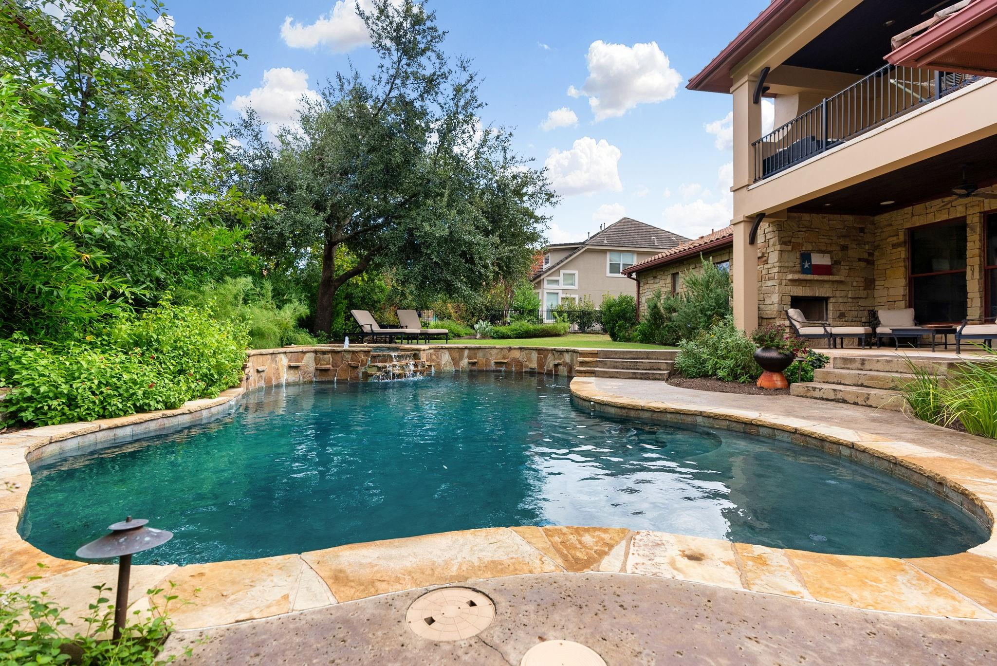 308 Golden Bear DR