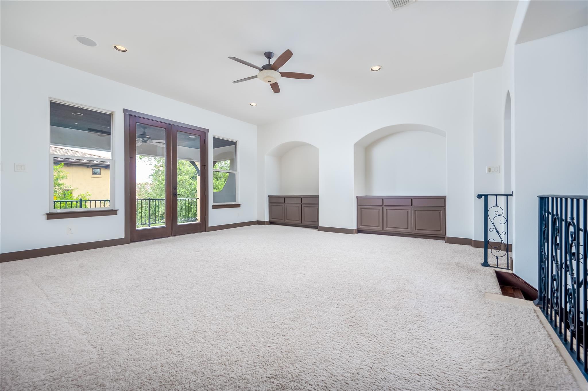 308 Golden Bear DR