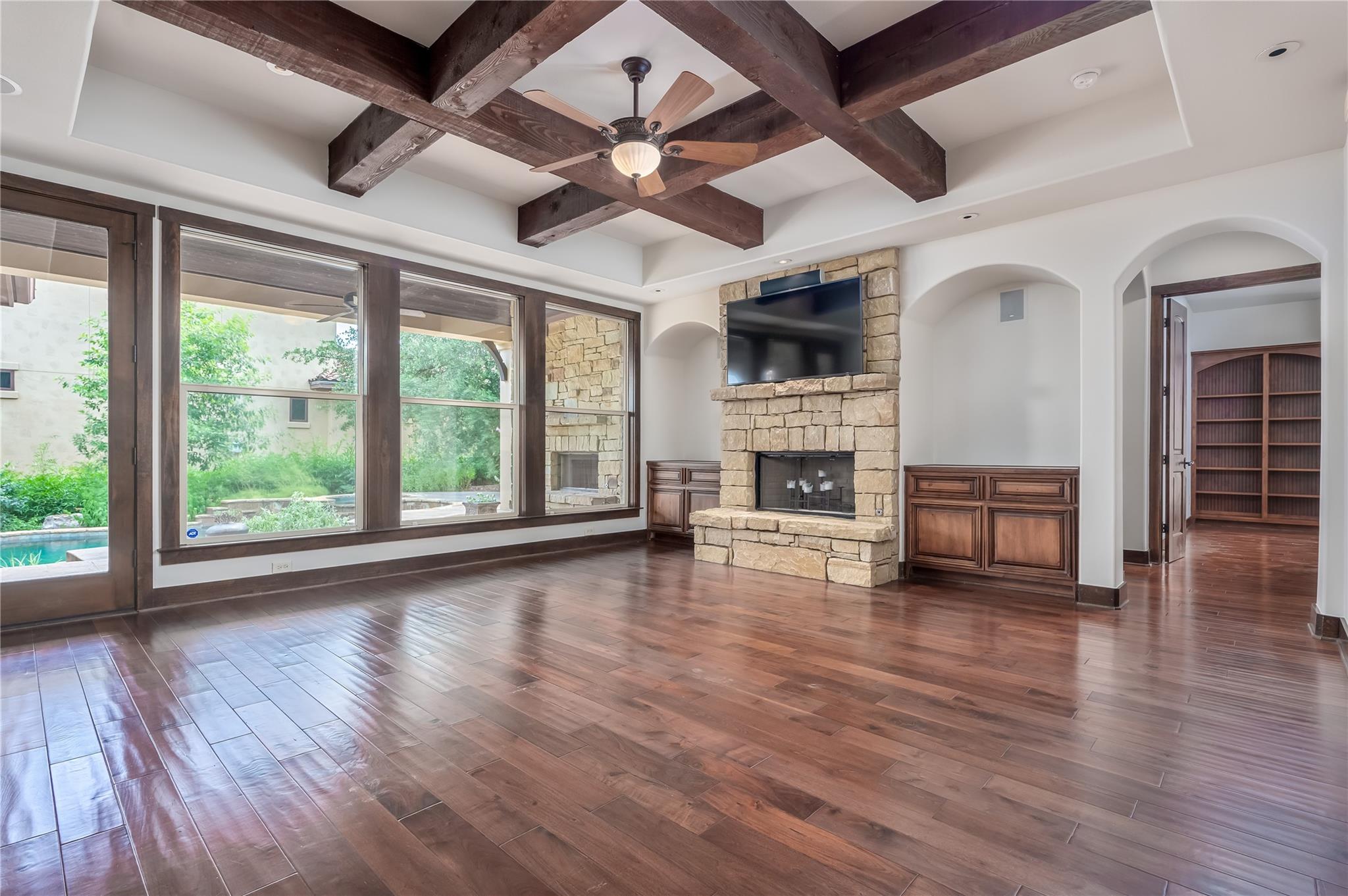 308 Golden Bear DR