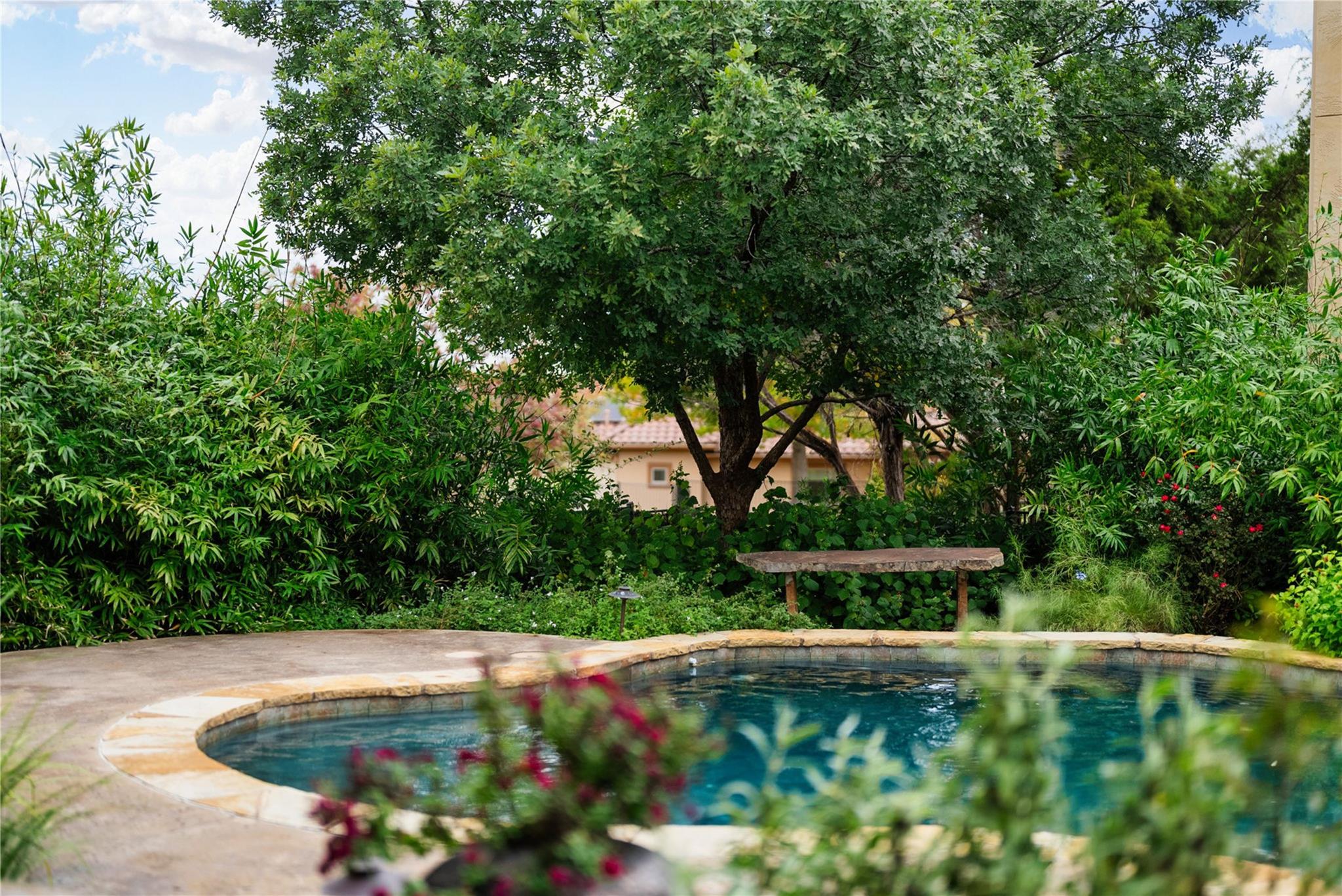 308 Golden Bear DR