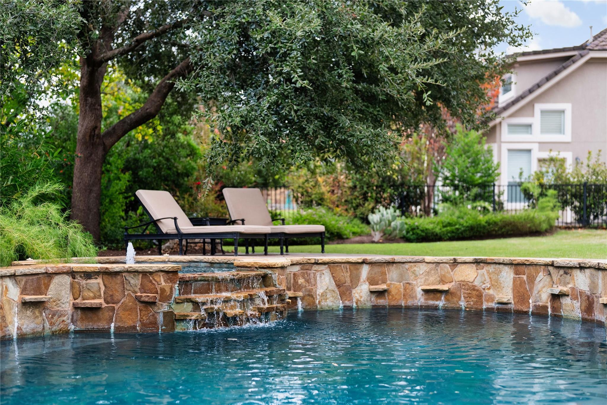 308 Golden Bear DR