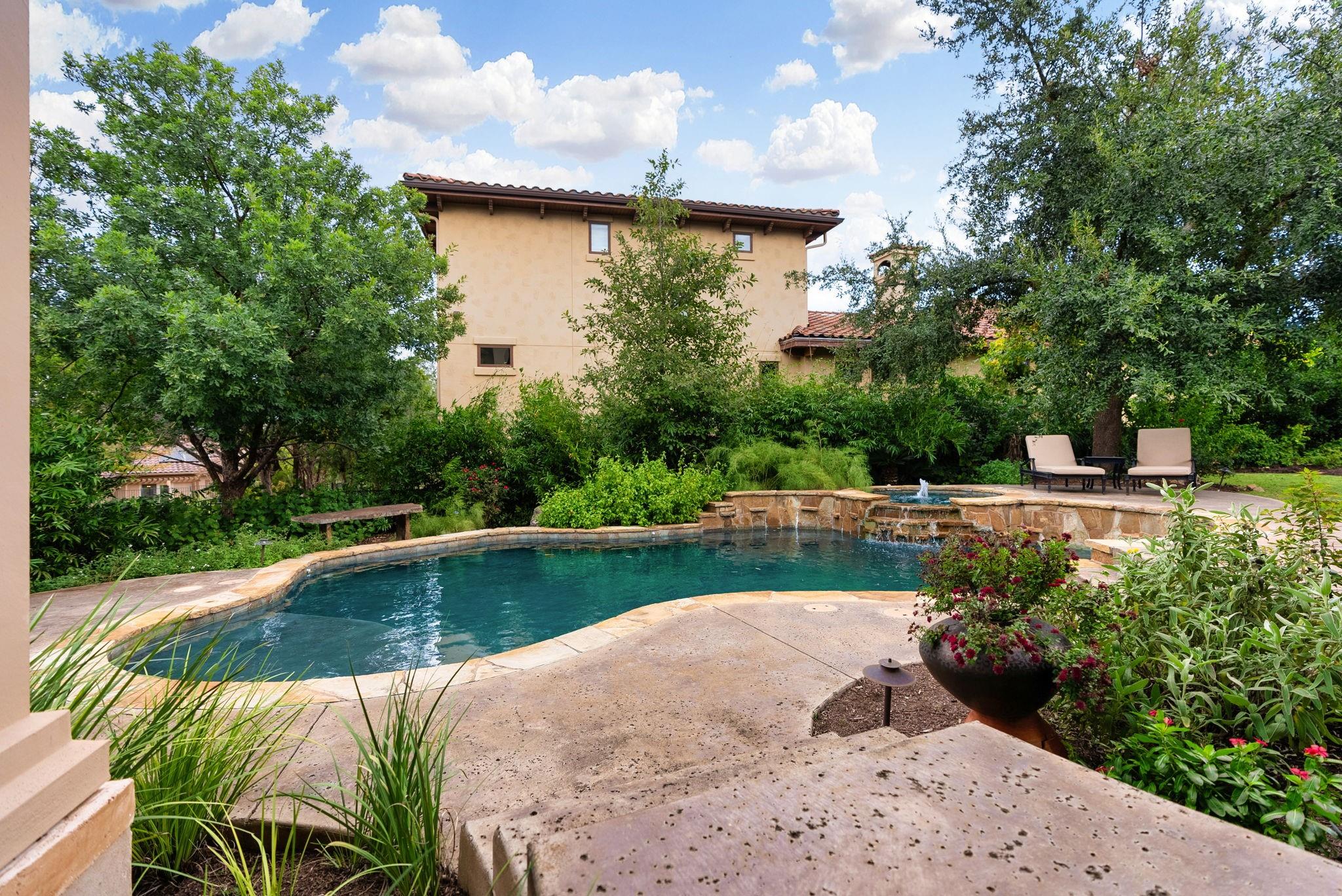 308 Golden Bear DR