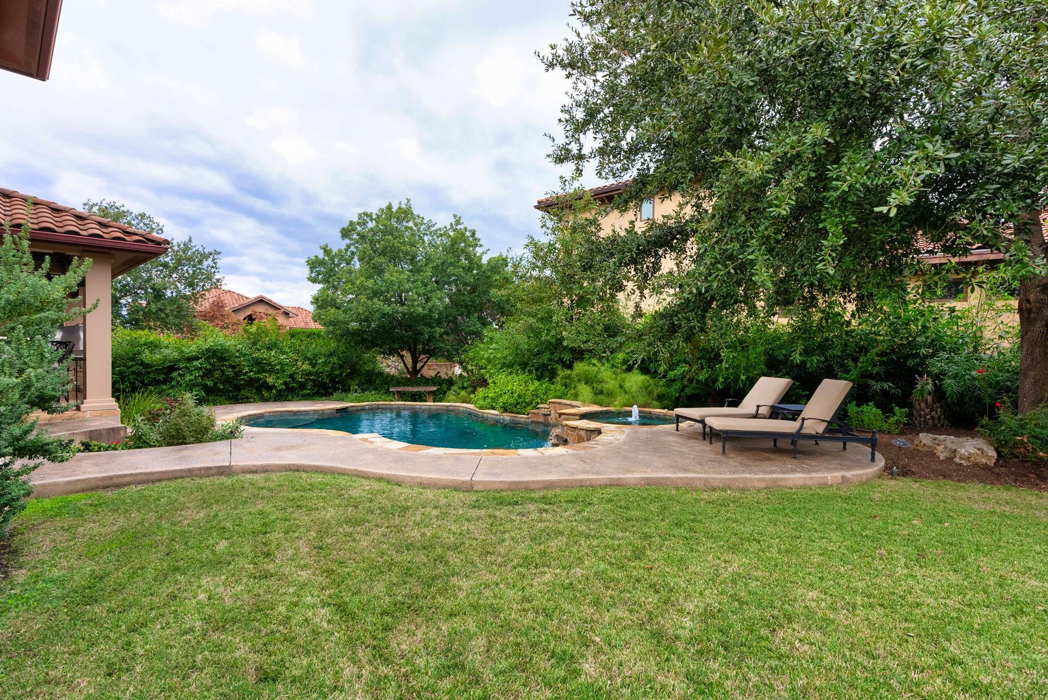 308 Golden Bear DR