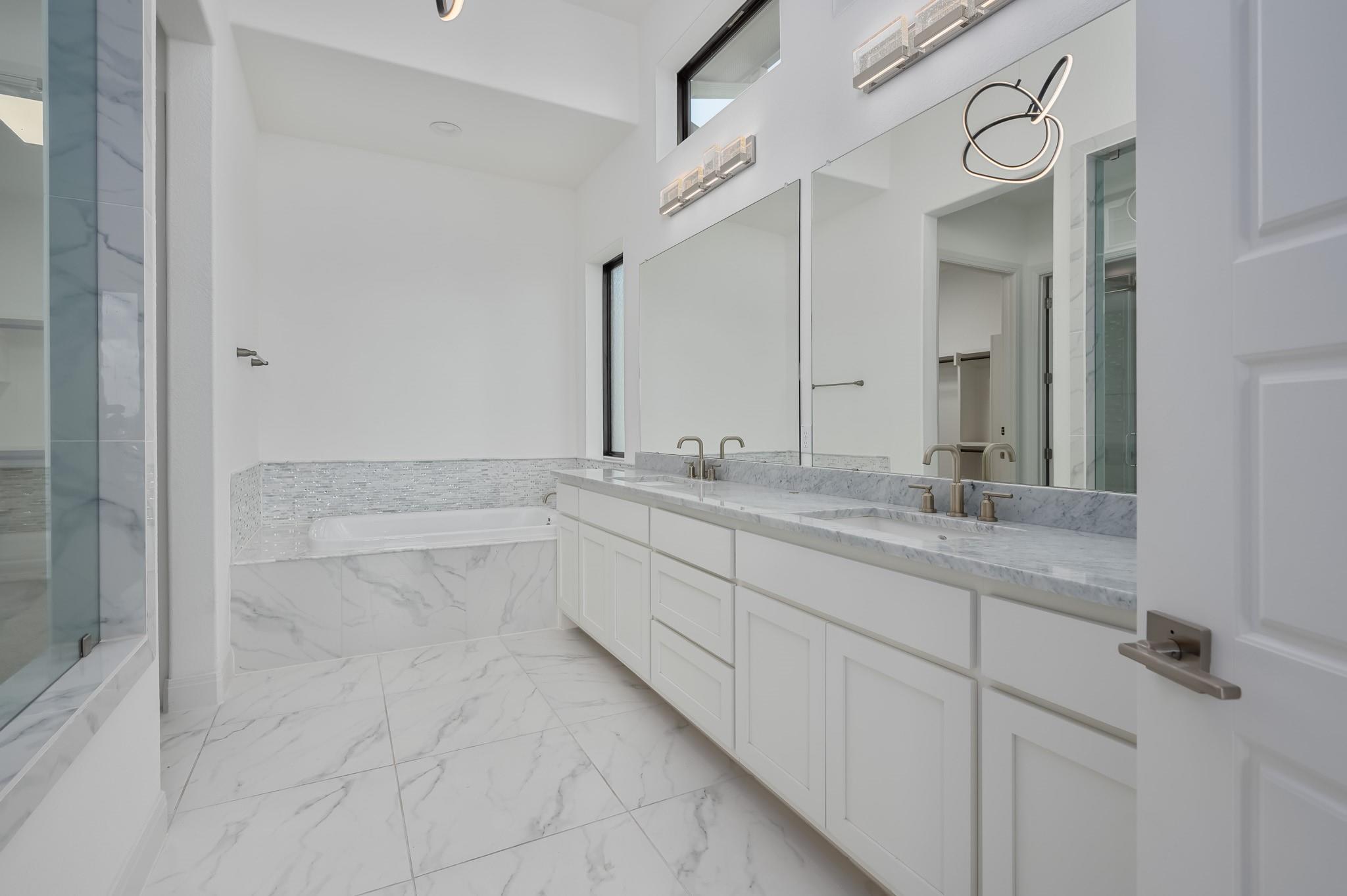 2502 Sunset Vista CIR
