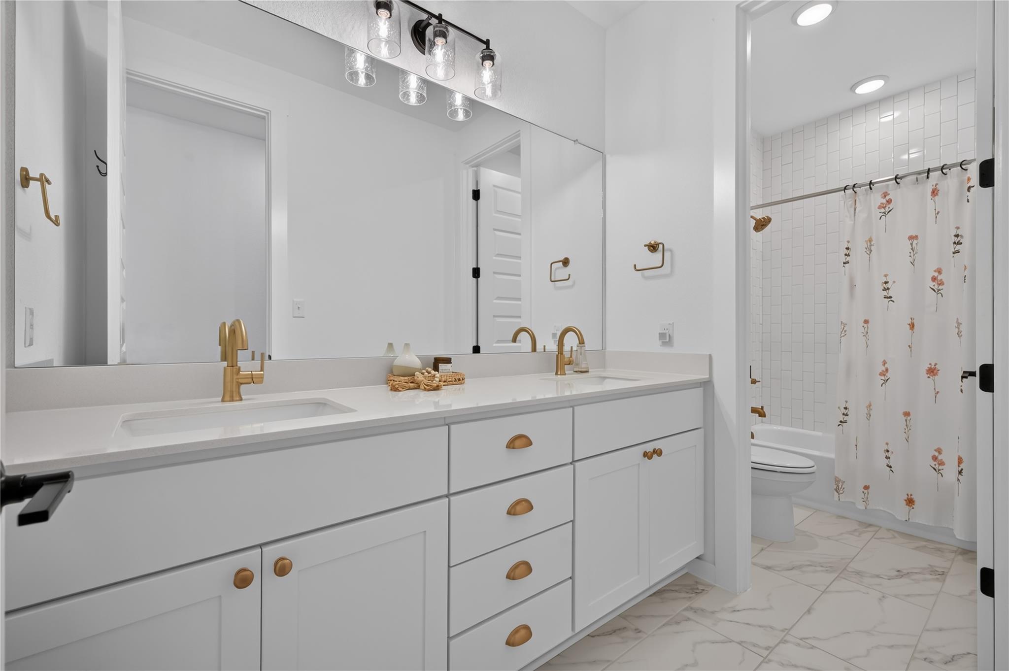 444 Darley Oak DR