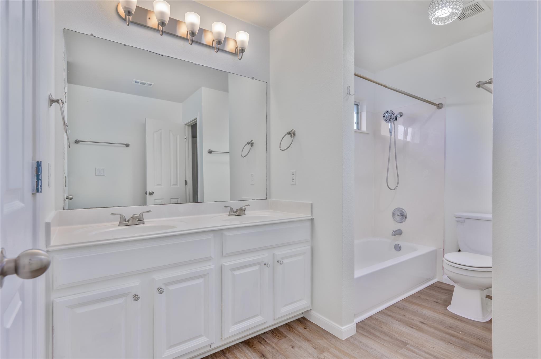 22121 Rose Grass LN