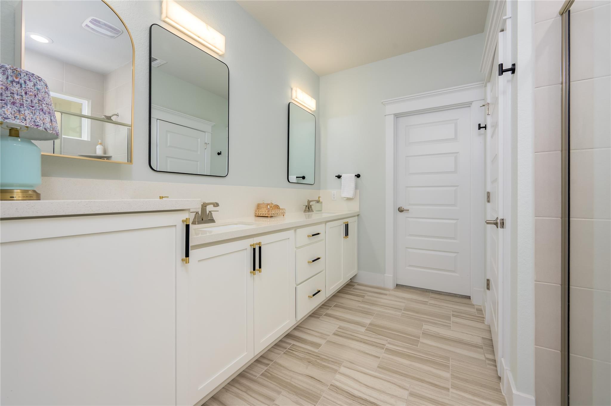 142 Volterra LN